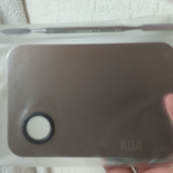 AOA Makeup Blenders, Blender Travel Covers & Mixing Palette - Picture 9 of 9